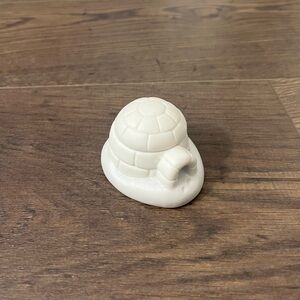 Hallmark 2000 Keepsake Frosty Friends Glass Igloo